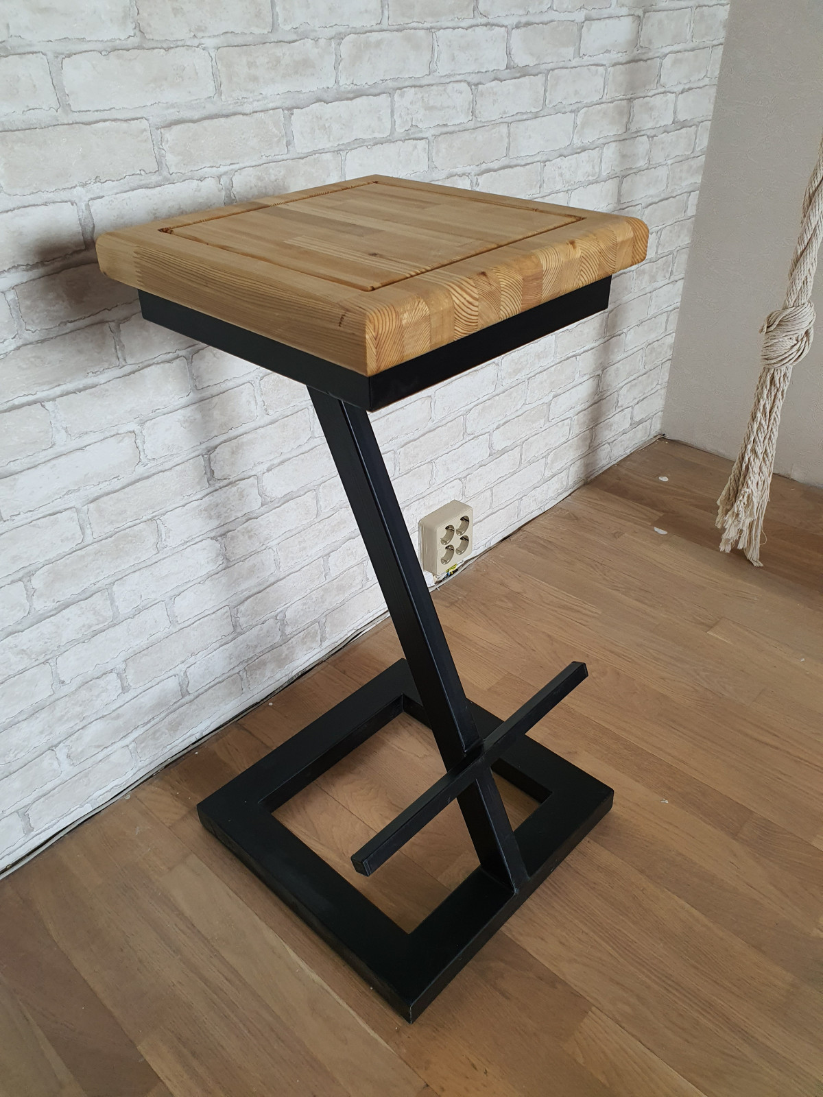 Обложка проекта: Барные стулья