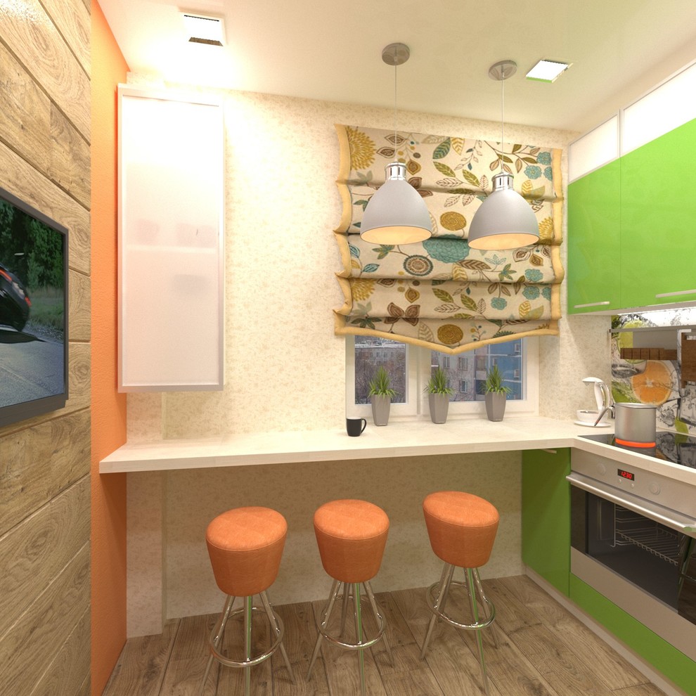Маленькая кухня в ярких тонах
