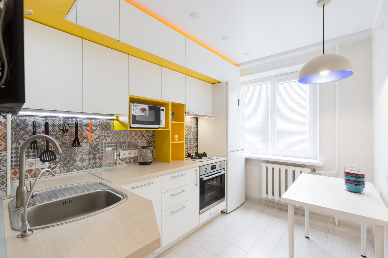 Яркая кухня