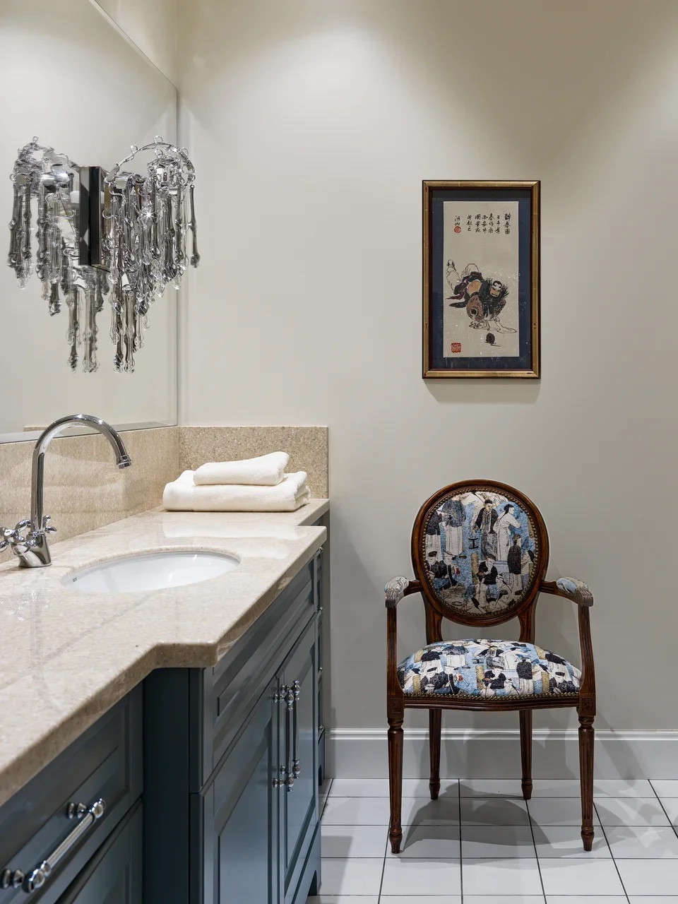 Houzz тур: Квартира с коллекцией китайских ваз и гравюр