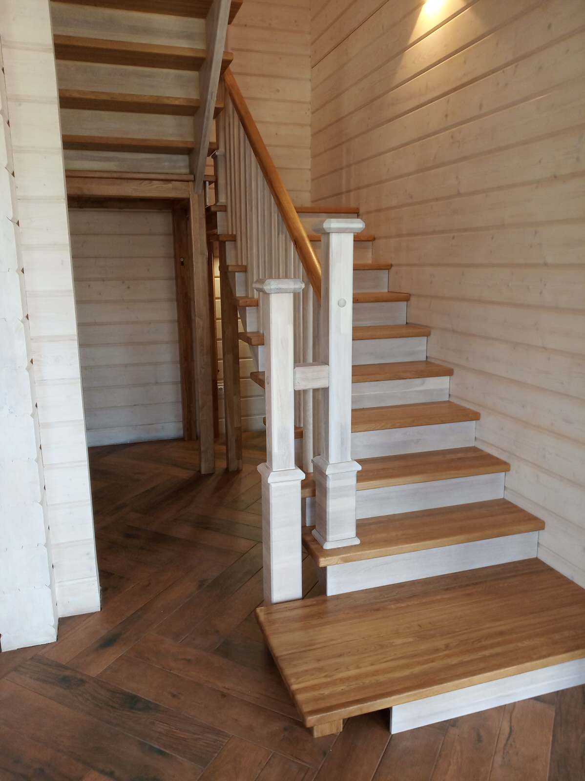 Обложка проекта: Лестница из дуба