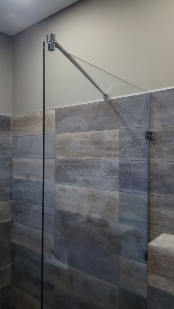 Обложка проекта: Стационарные перегородки в душ