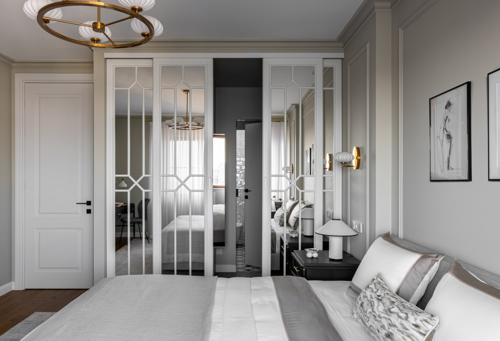 Гардеробная за раздвижными дверьми