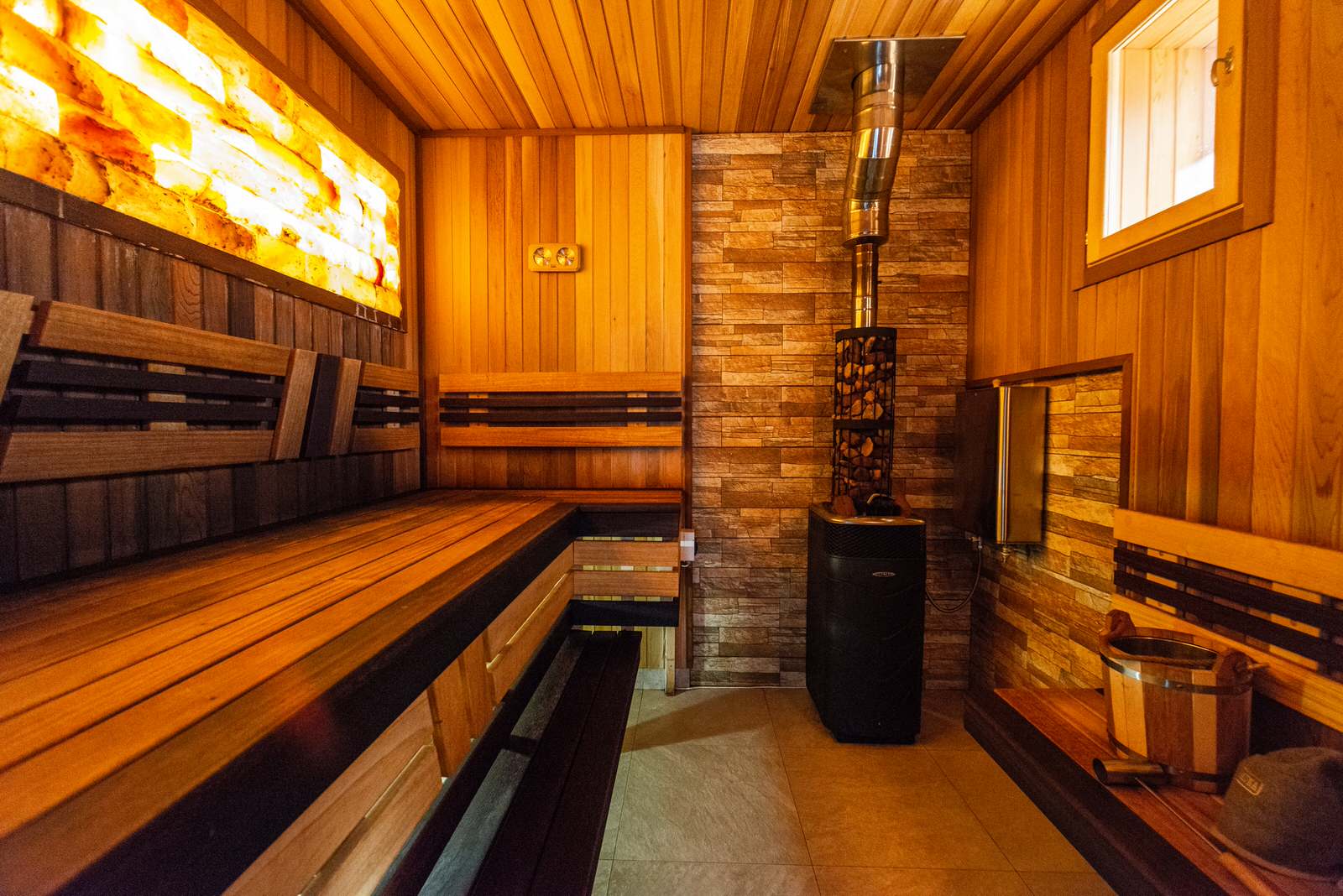 Дом с бассейном