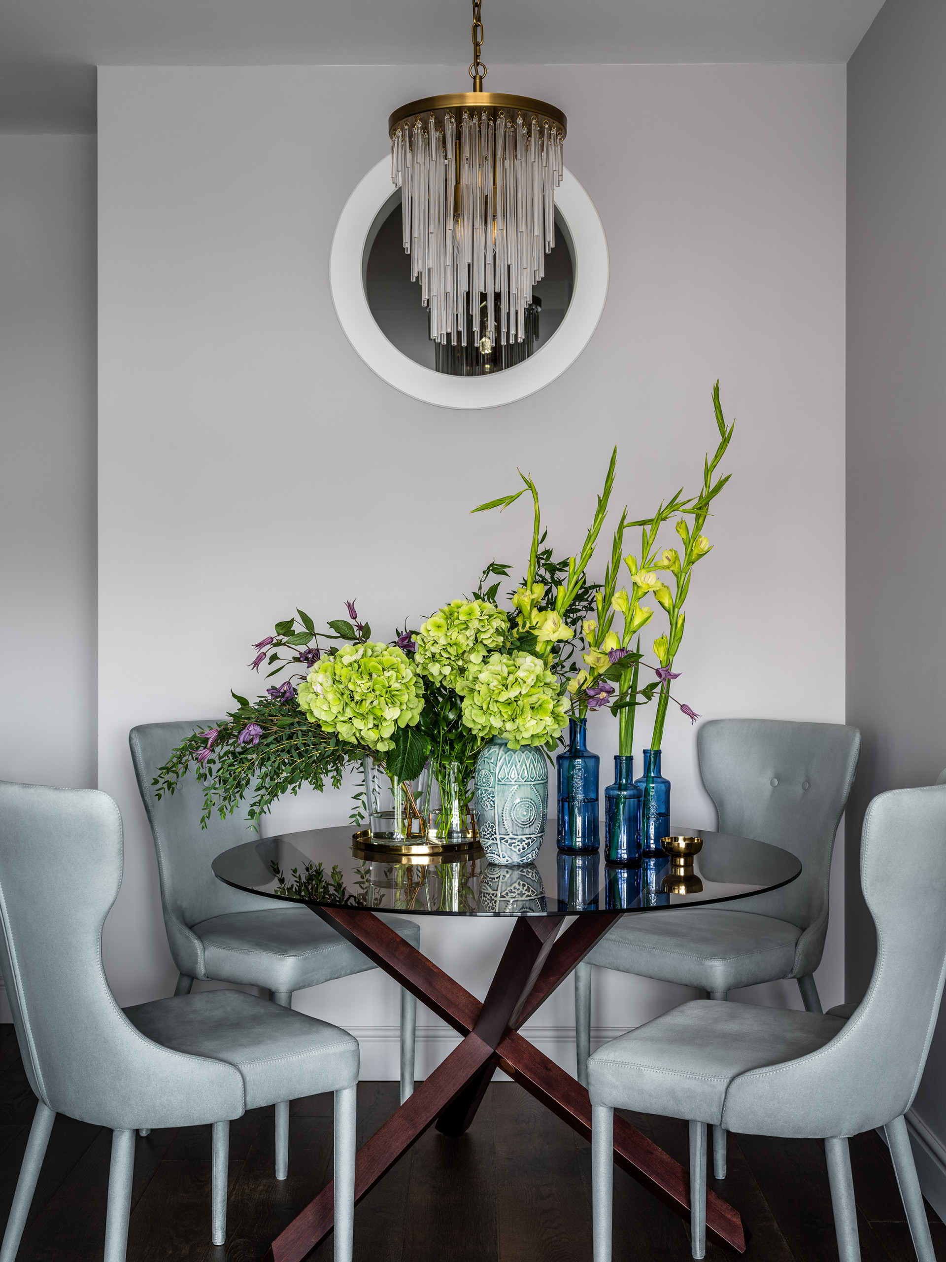 Поиск планировки: «Однушка» с кухней в коридоре и зоной для йоги