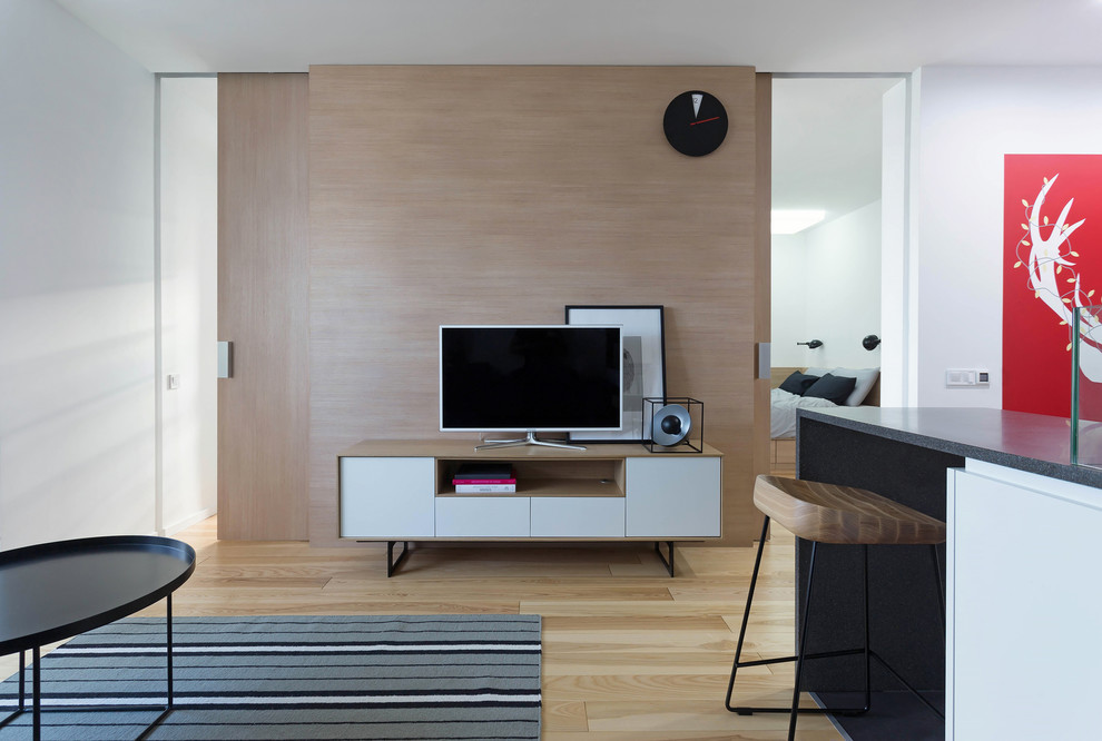 APARTMENT WITH A DEER