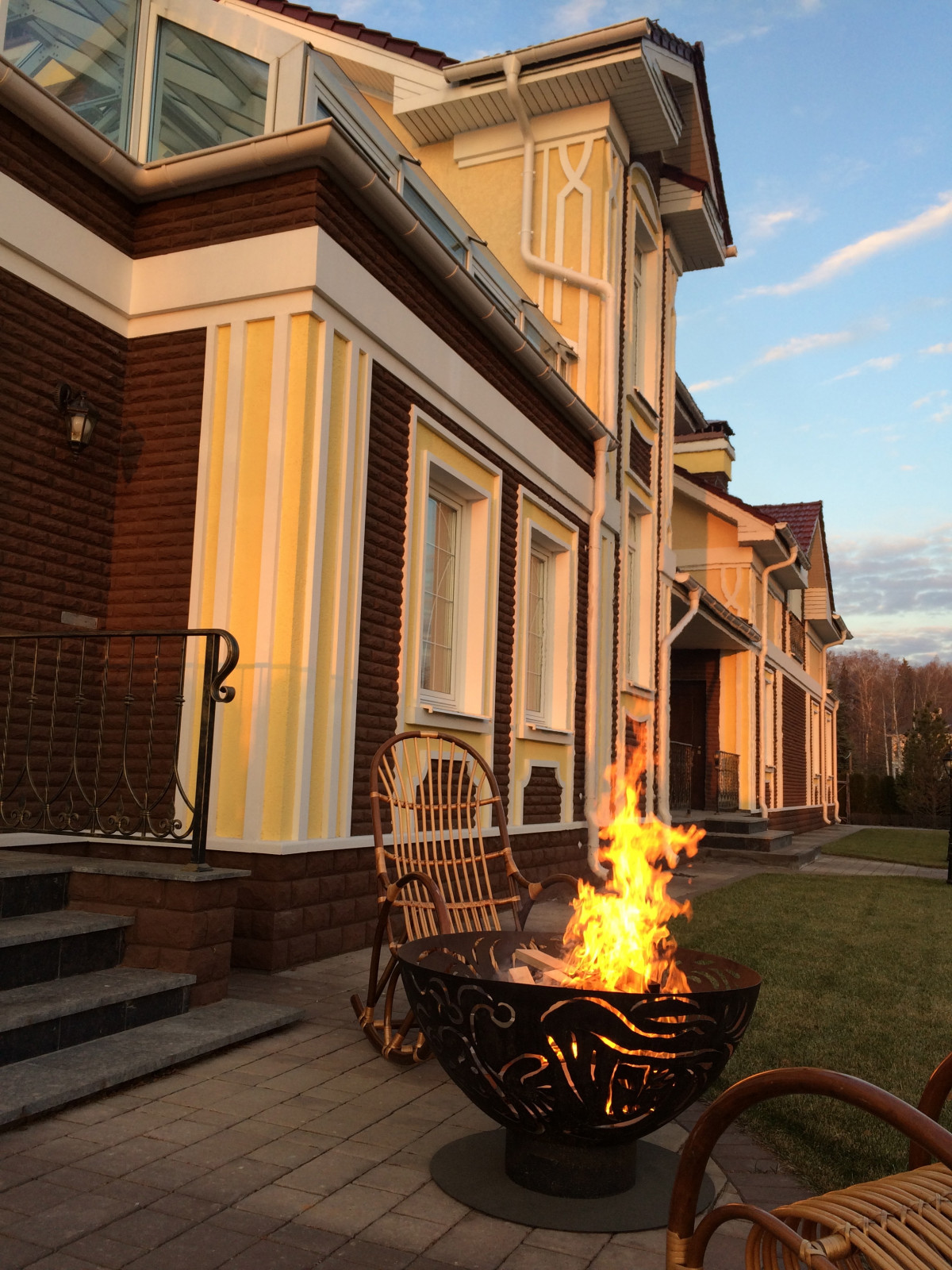 Уличный очаг "Венецианские маски"