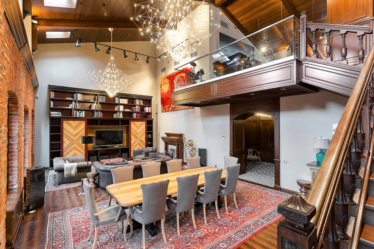 Двухуровневая квартира в Арбатских переулках