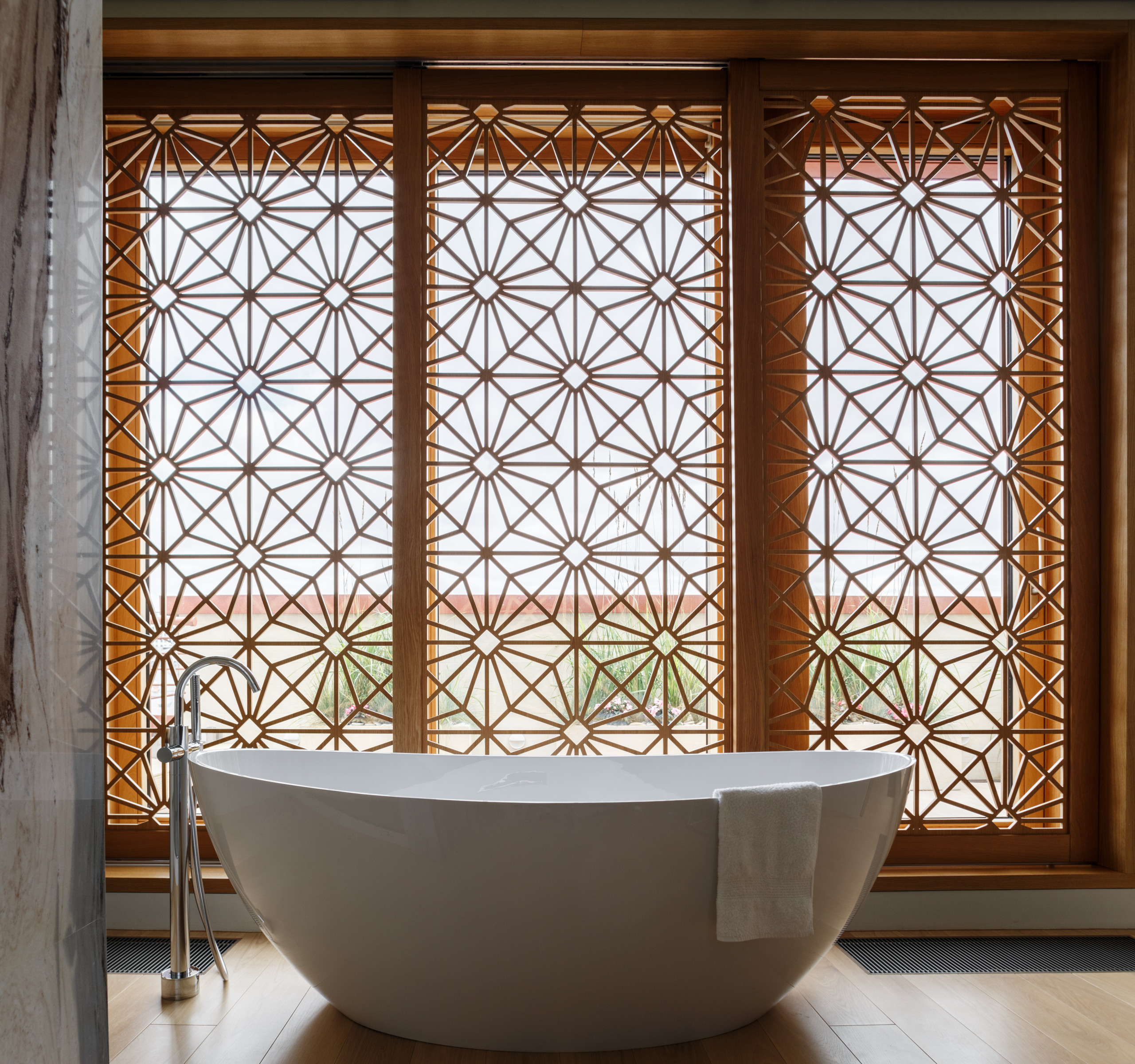 Houzz тур: Трехэтажная квартира с террасой на крыше