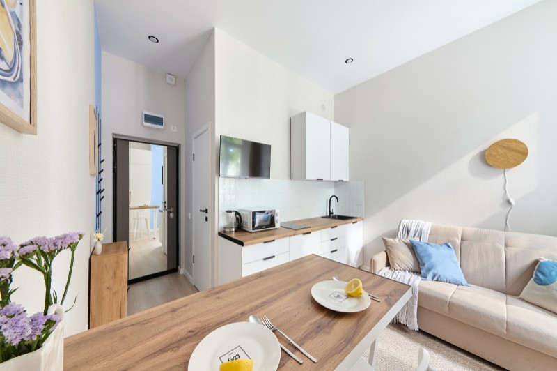 Октябрьский 403 7725