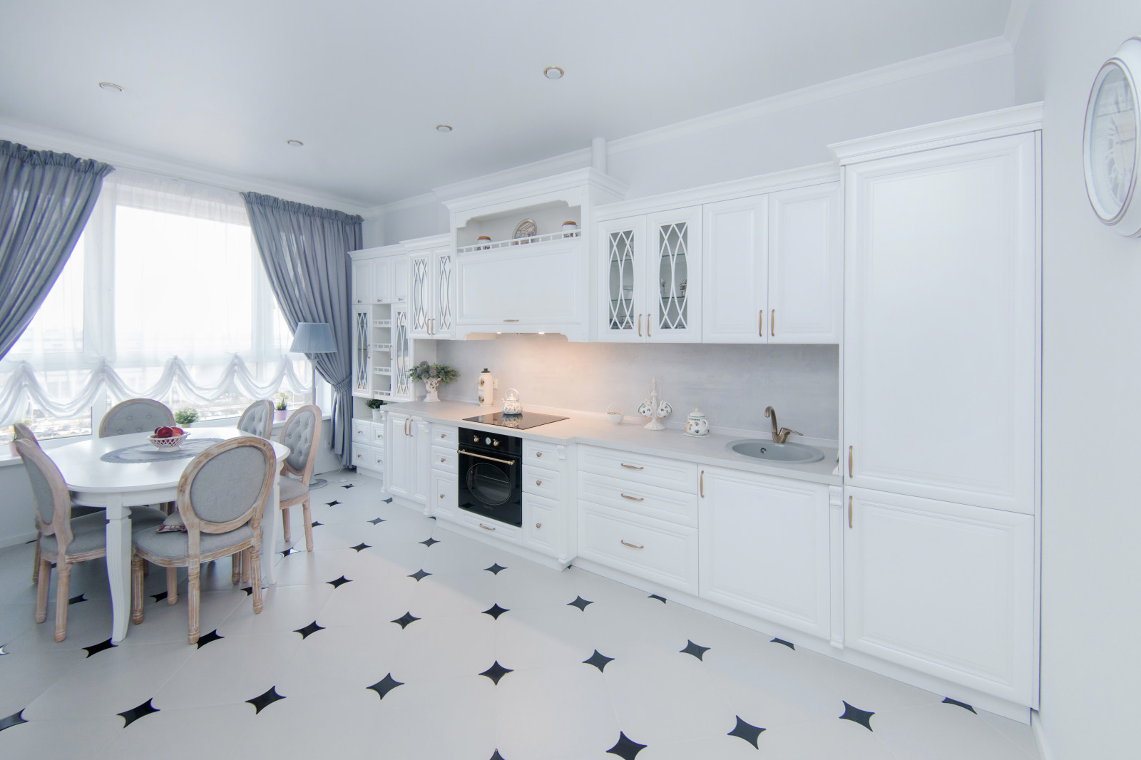 Классическая кухня из массива бука