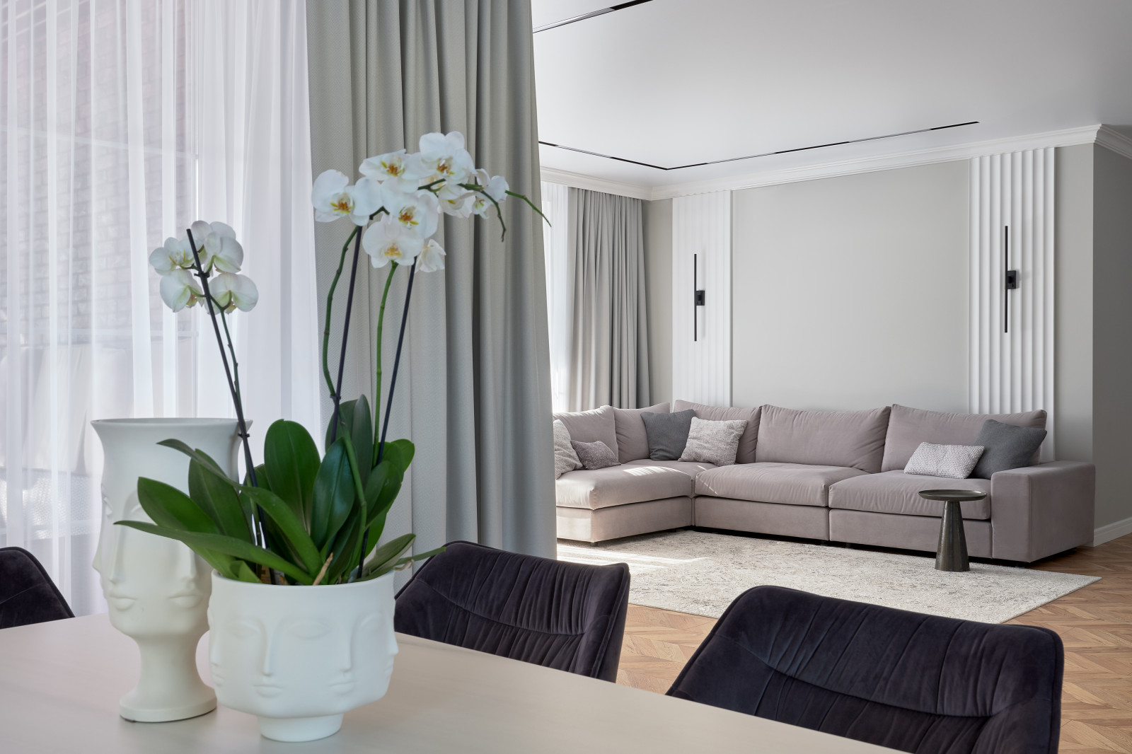 Современный интерьер с нотками классики