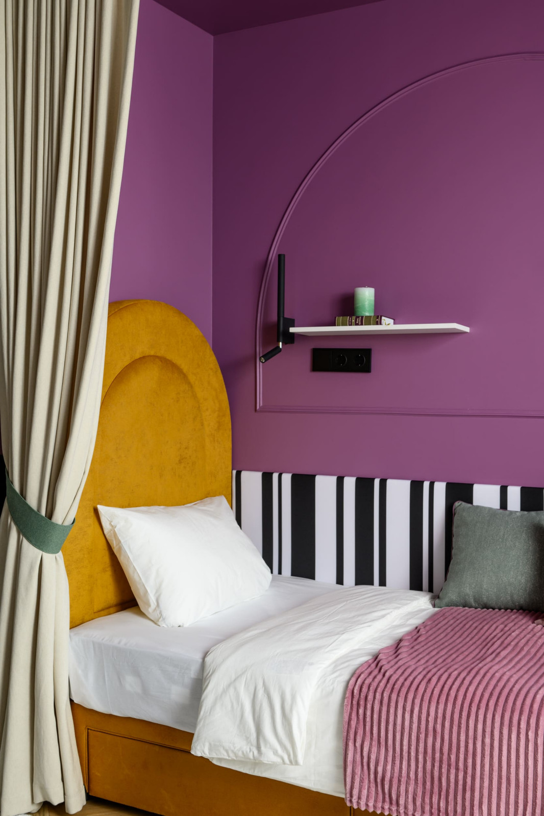 Квартирный вопрос - цветущая магнолия