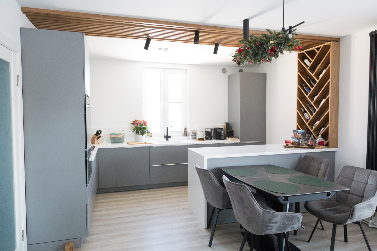 Винный стеллаж из дуба в масле