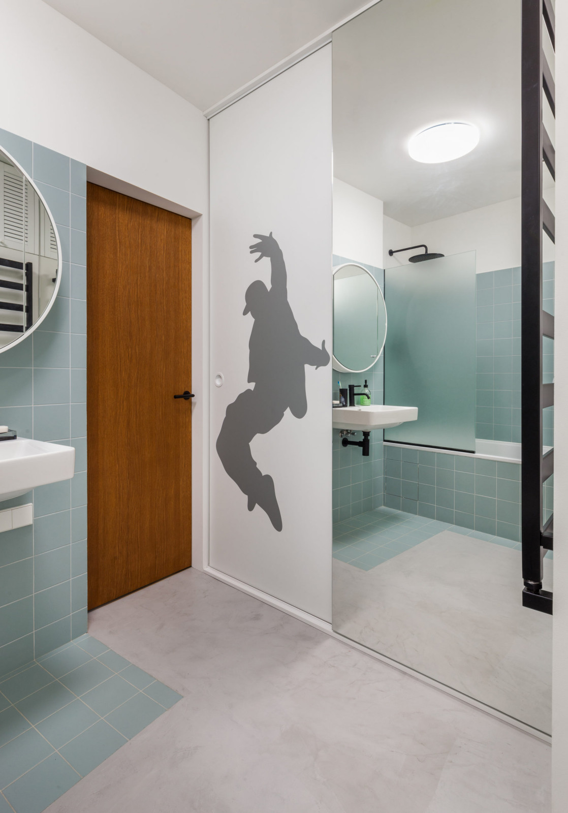 PRS Apartment. Монохромный интерьер «с лестницей в небо»