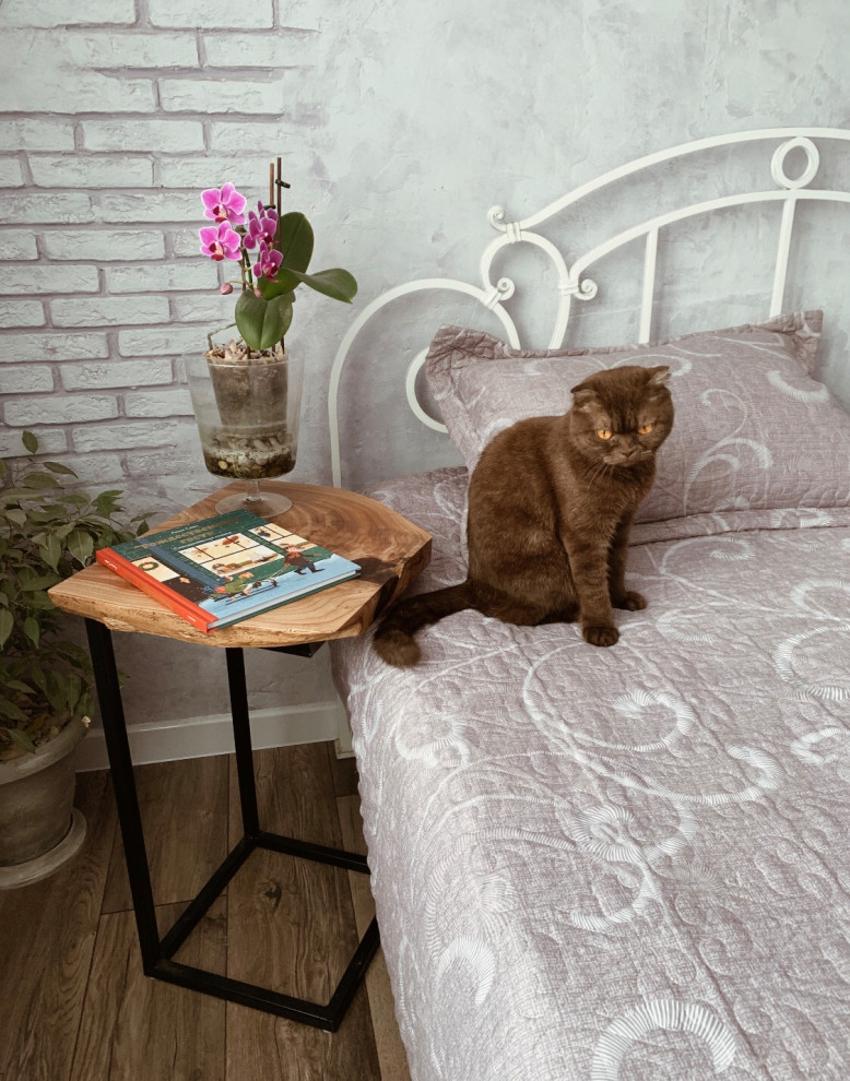 Обложка проекта: Прикроватный столик из карагача