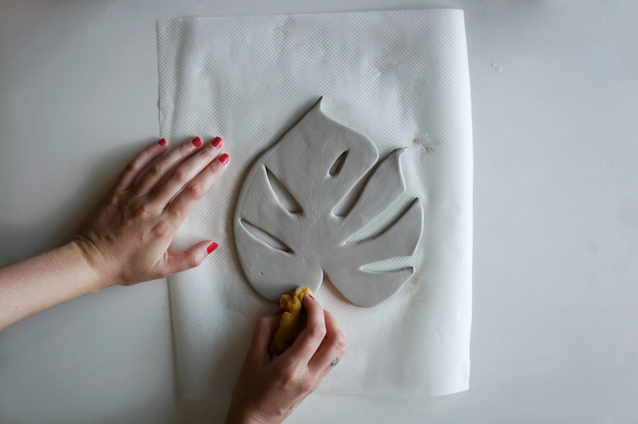 Своими руками: Тарелка в форме листа монстеры