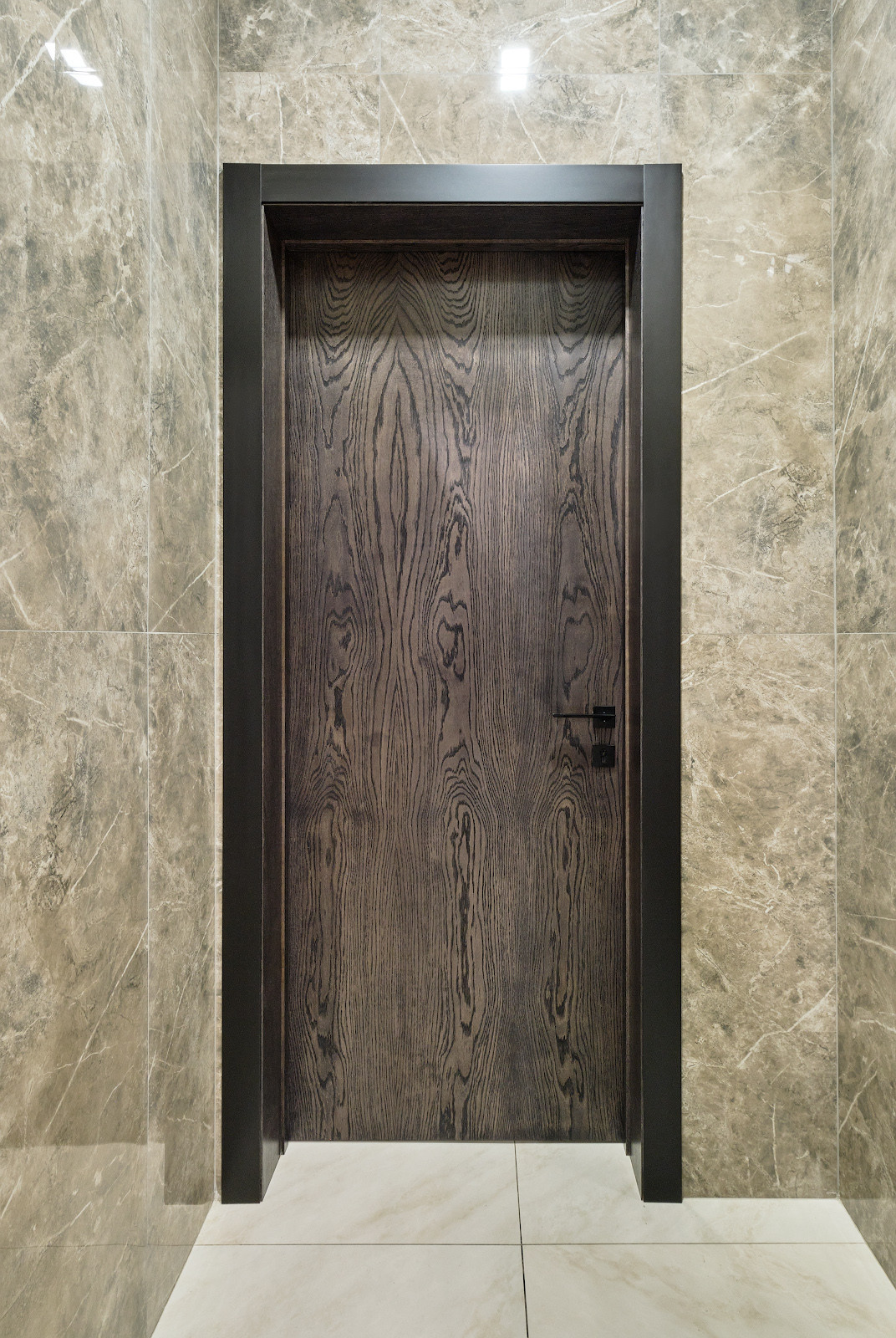 Высокие дубовые двери. 100% массив дуба.