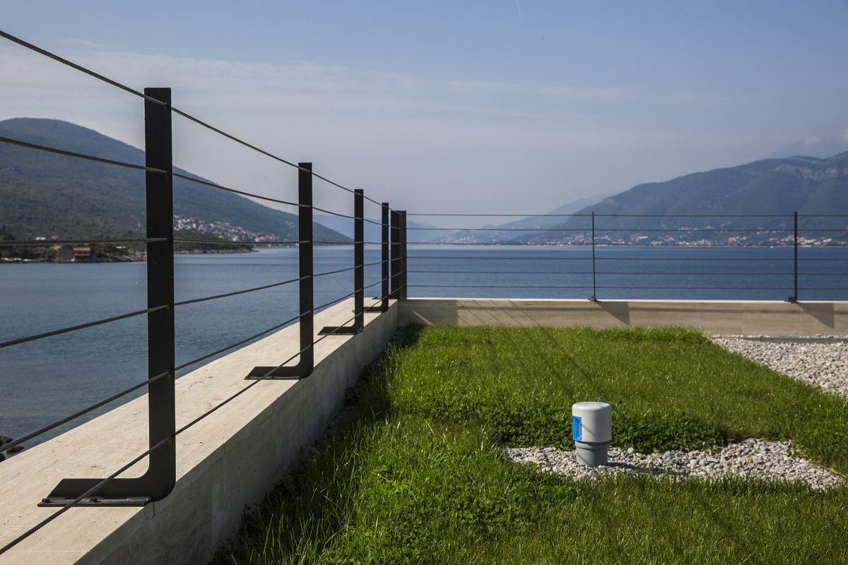 Обложка проекта: Производство и установка оград на частной виле в Черногории