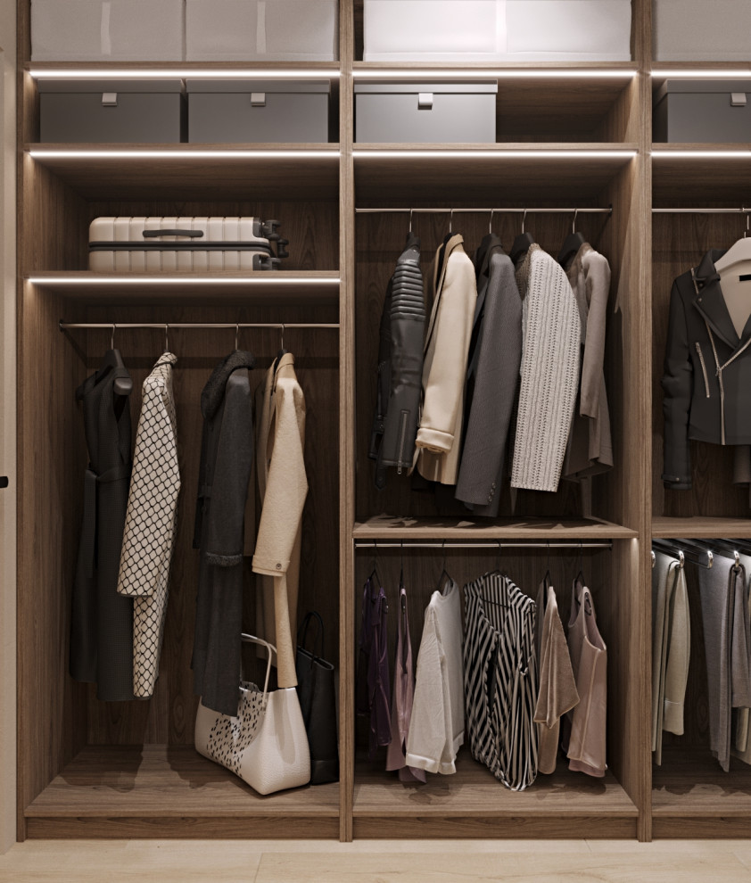 Большая гардеробная-кладовка