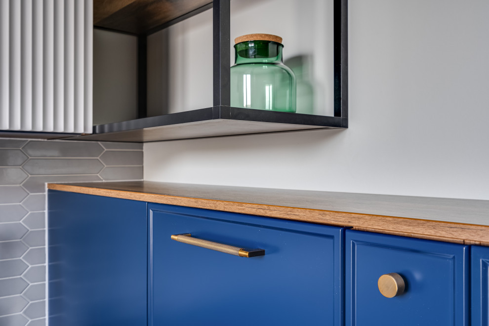 Современная синяя кухня