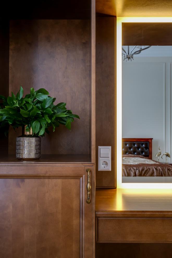 Шкаф с туалетным столиком из массива березы