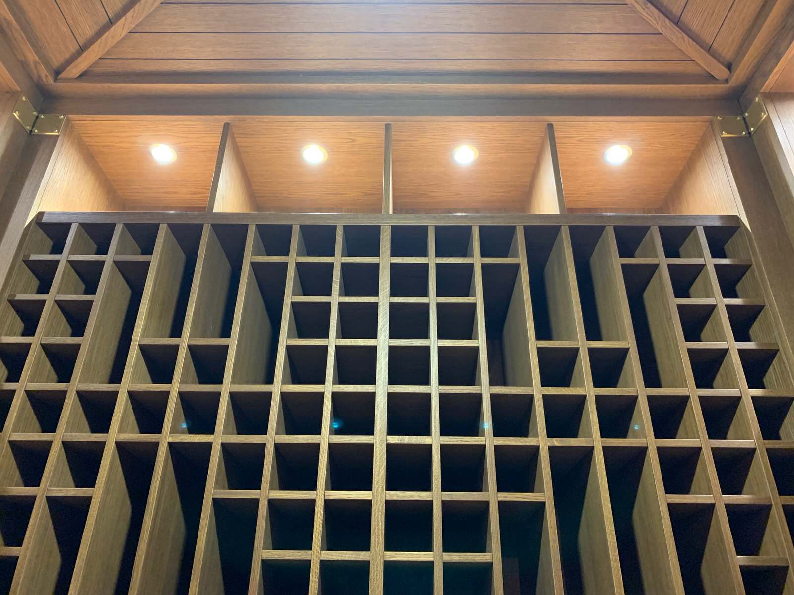 Винный погреб на 600 бутылок