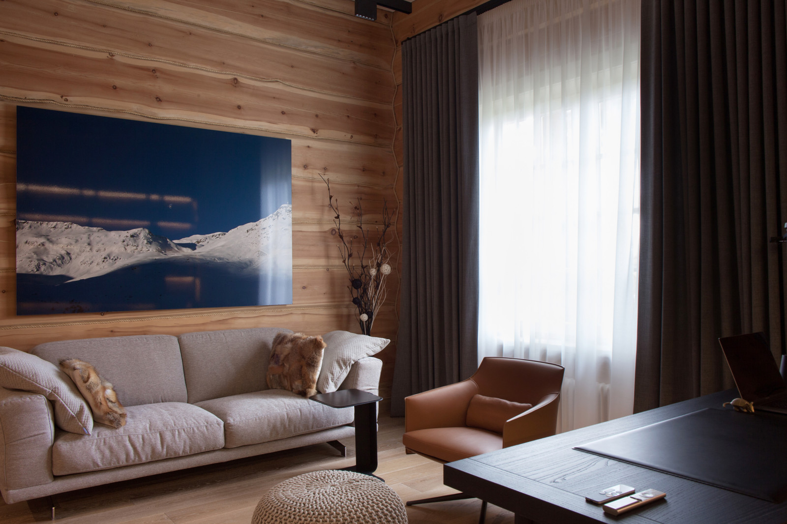 Изба с современным наполнением