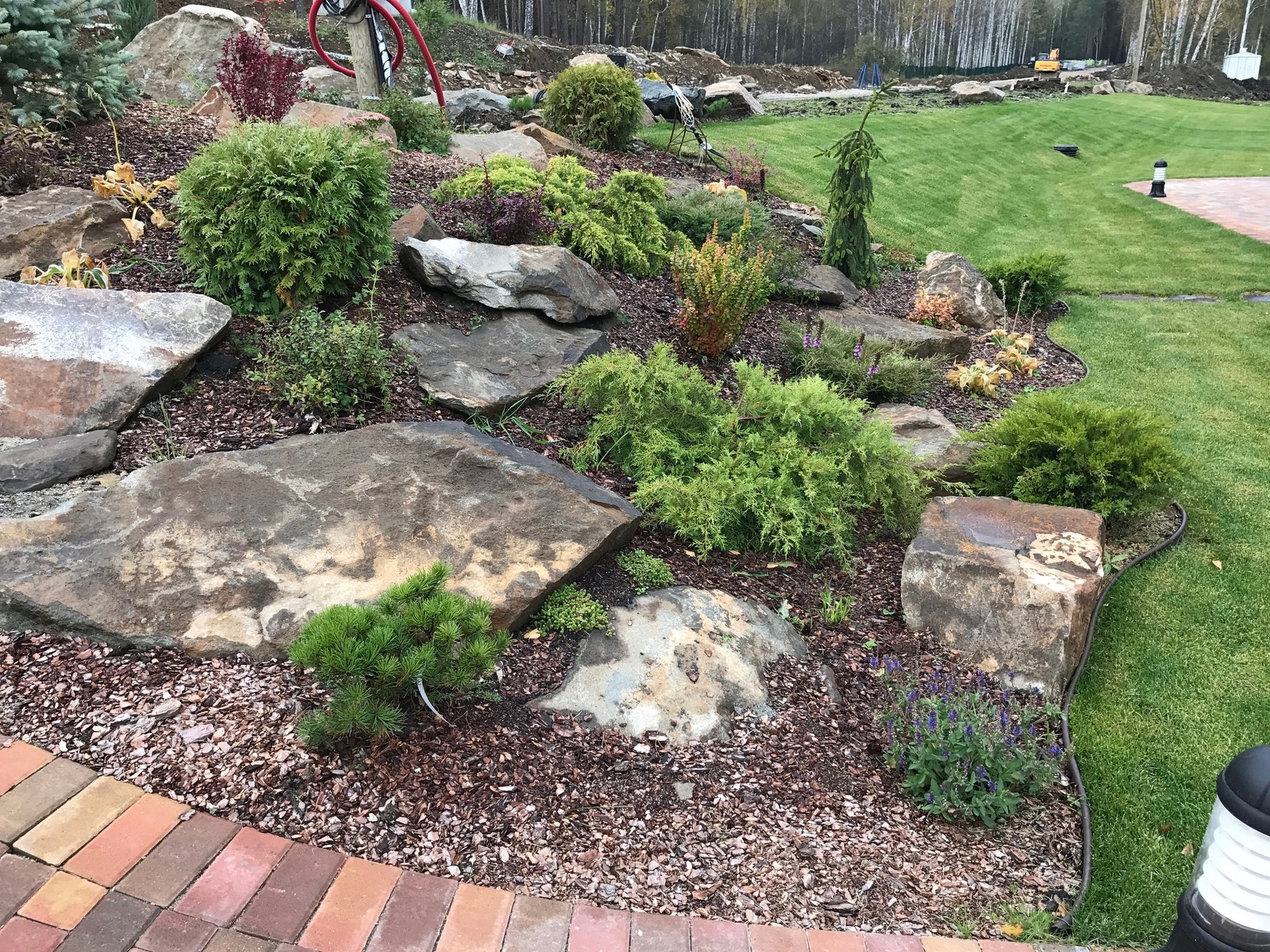 Рокарий на склоне