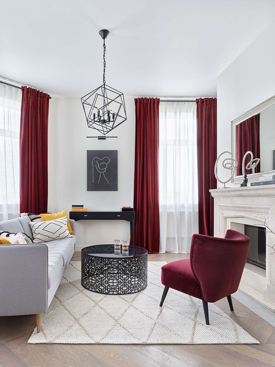 В гостях: Квартира с камином и открытым балконом