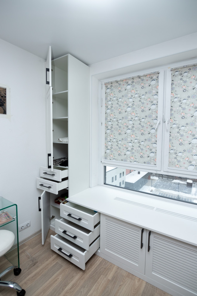 Меблировка подростковой комнаты в нейтральных цветах