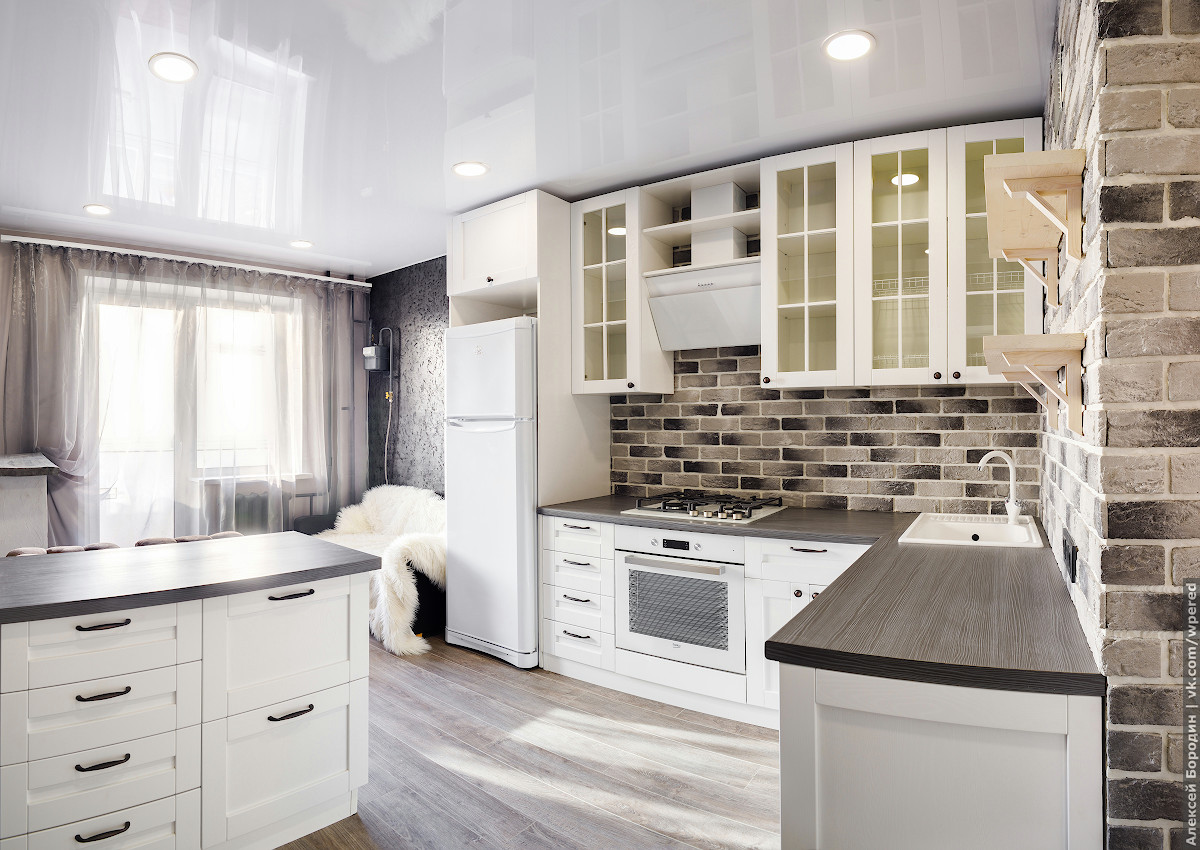 Обложка проекта: Светлая кухня с островком