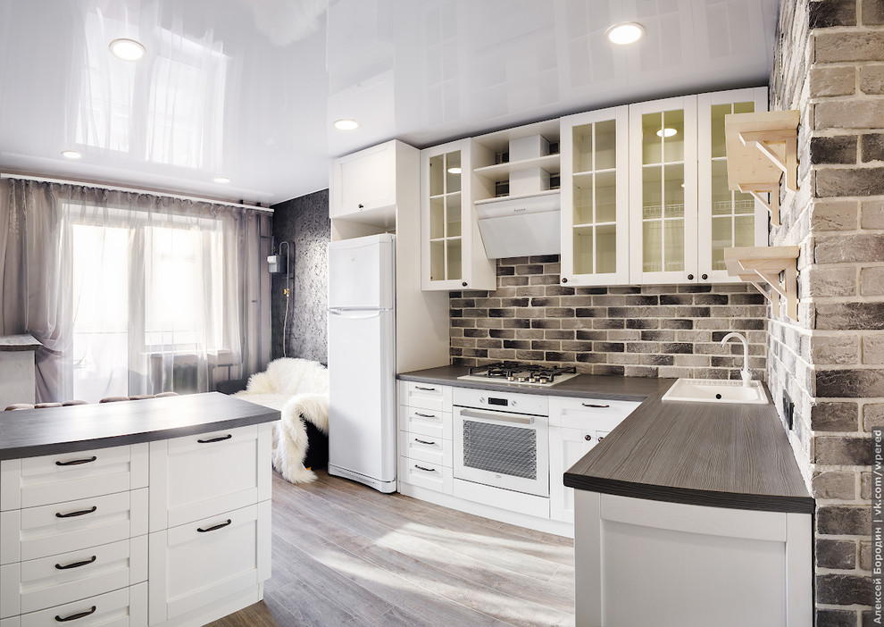 Обложка проекта: Светлая кухня с островком