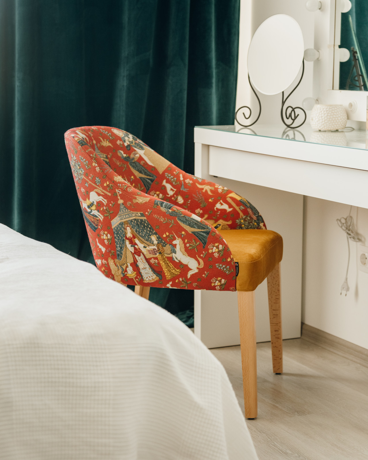 стулья Эвиан