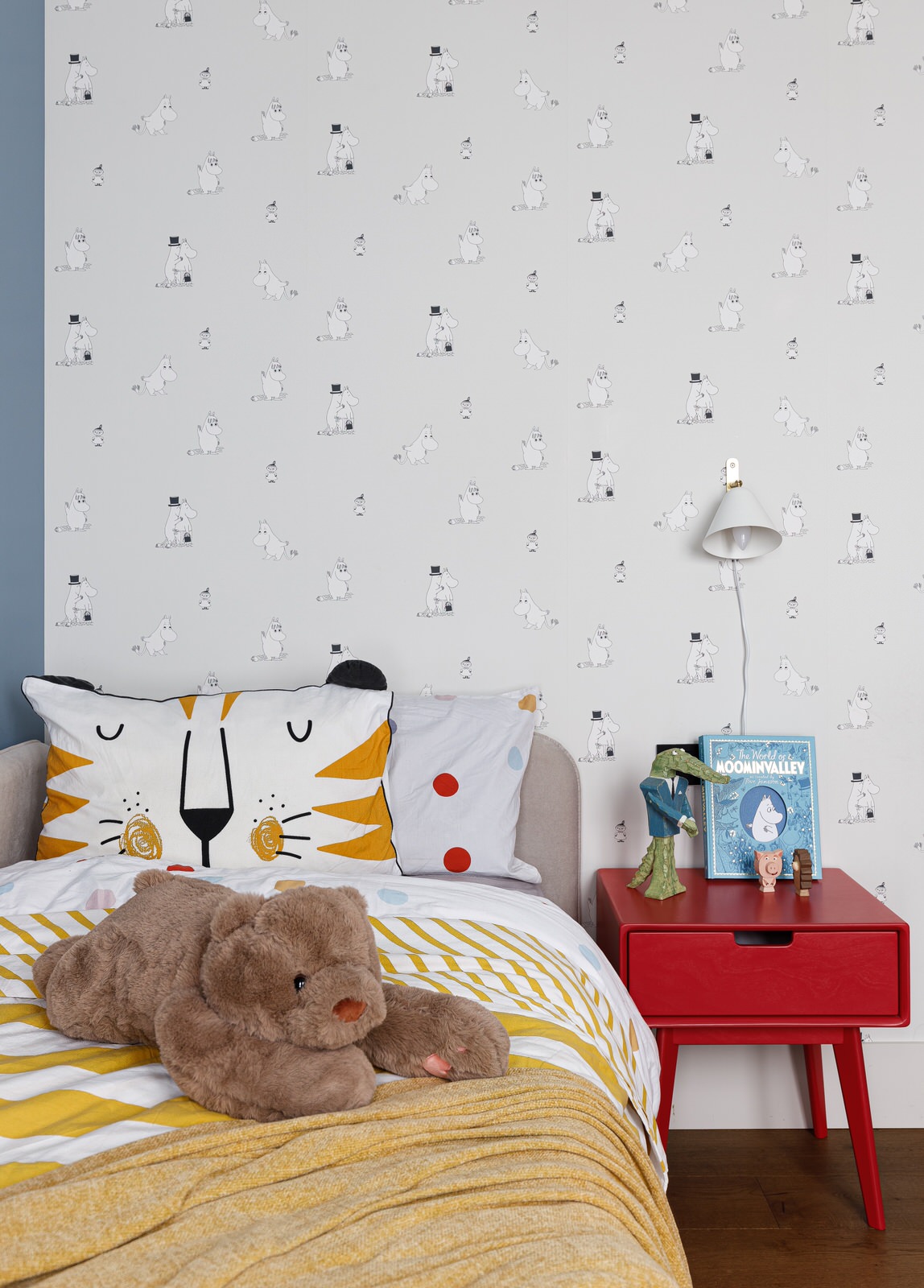 Квартира с панорамными окнами для семьи врачей