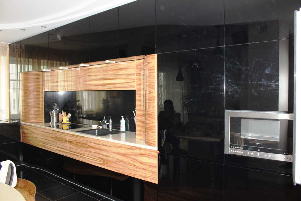 Кухня черная эмаль + шпон