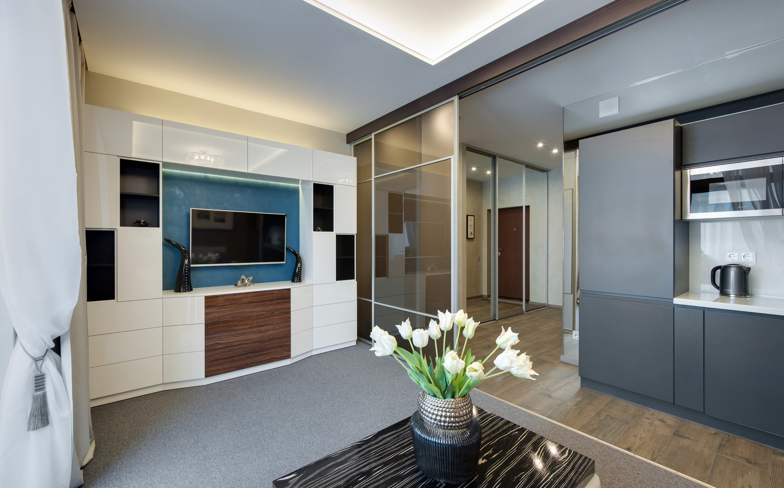 Реализованный проект уютной квартиры-студии 34 м2. Санкт-Петербург. ЖК "Клевер"