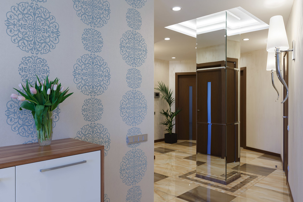 "Вокруг зеркальной колонны"