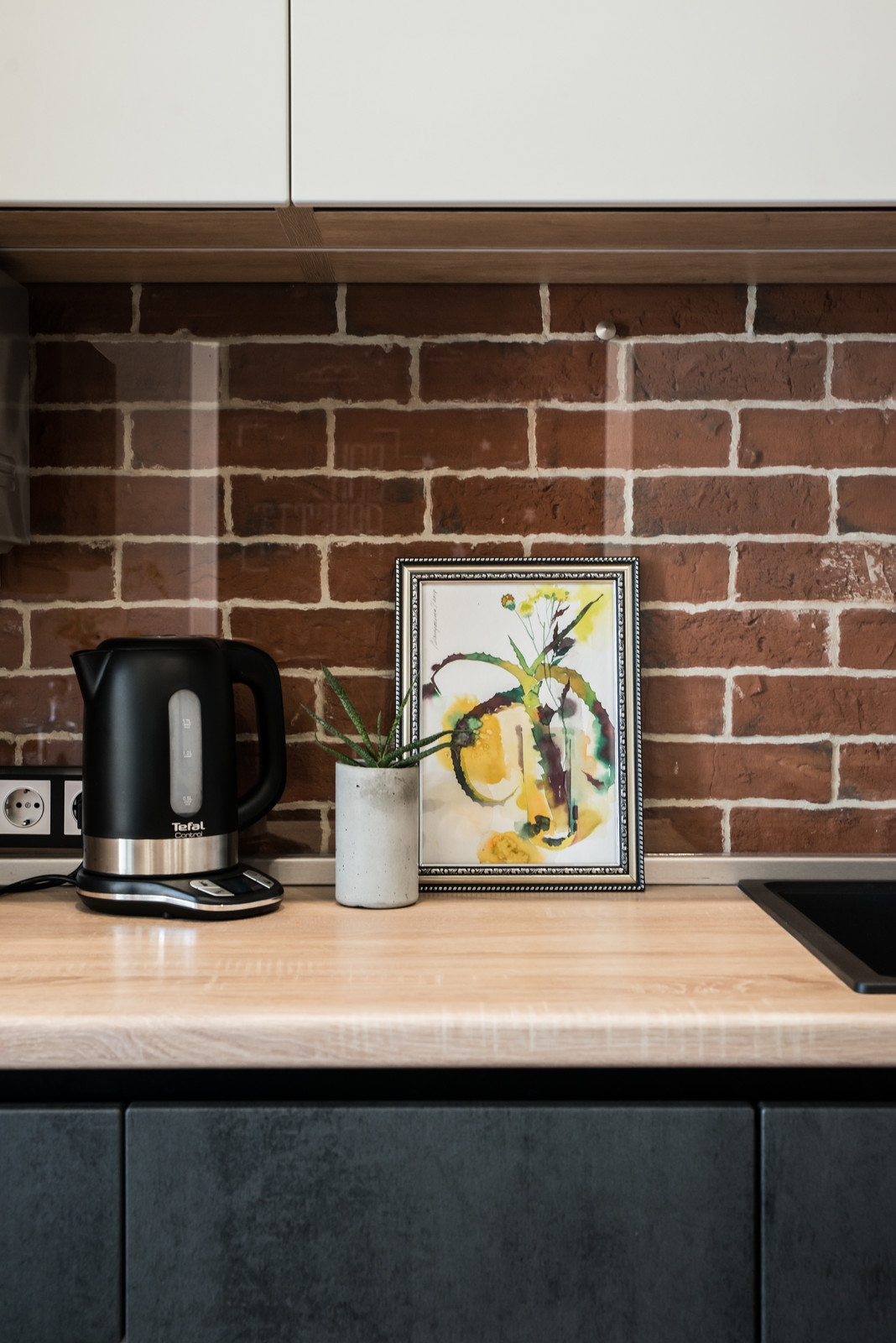 Фото реализованного проекта "Квартира для девушки в стиле лофт"