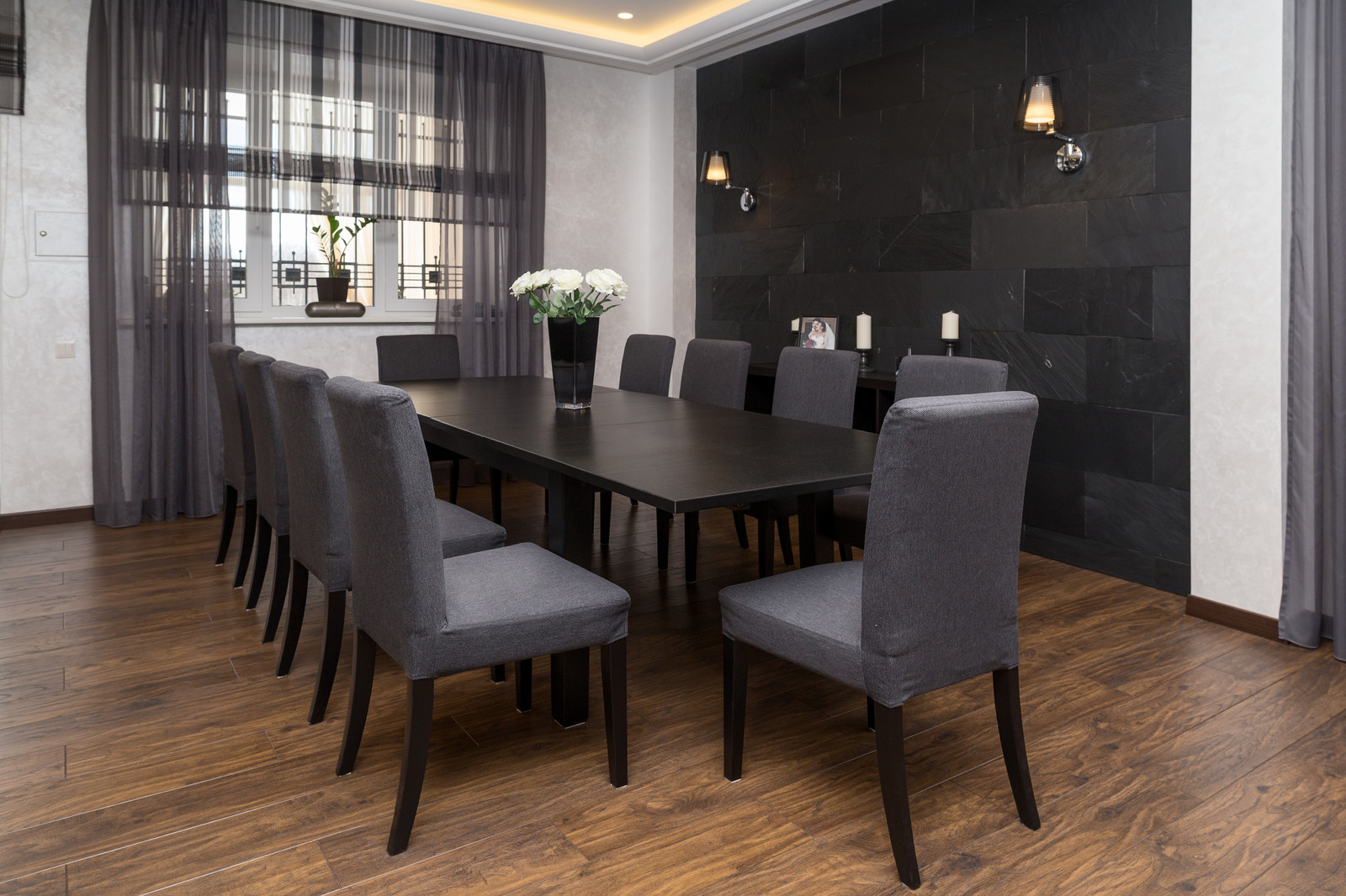 ЧЕРНО_БЕЛЫЙ загородный дом