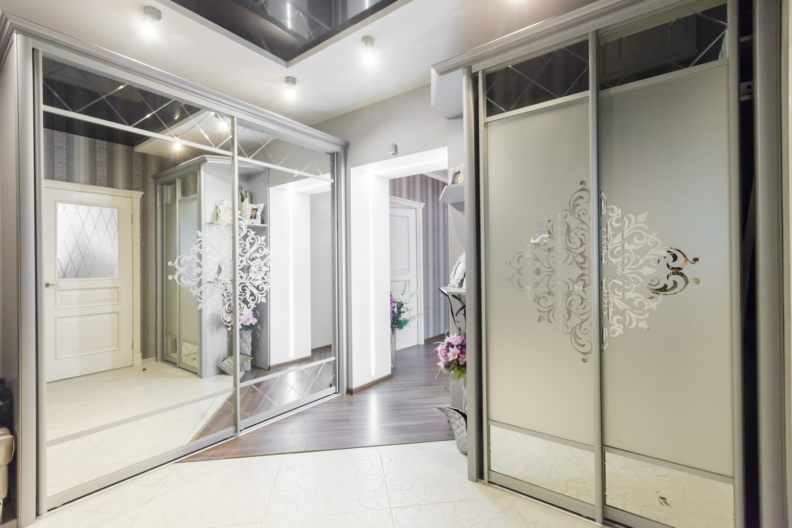 Черное и цветное