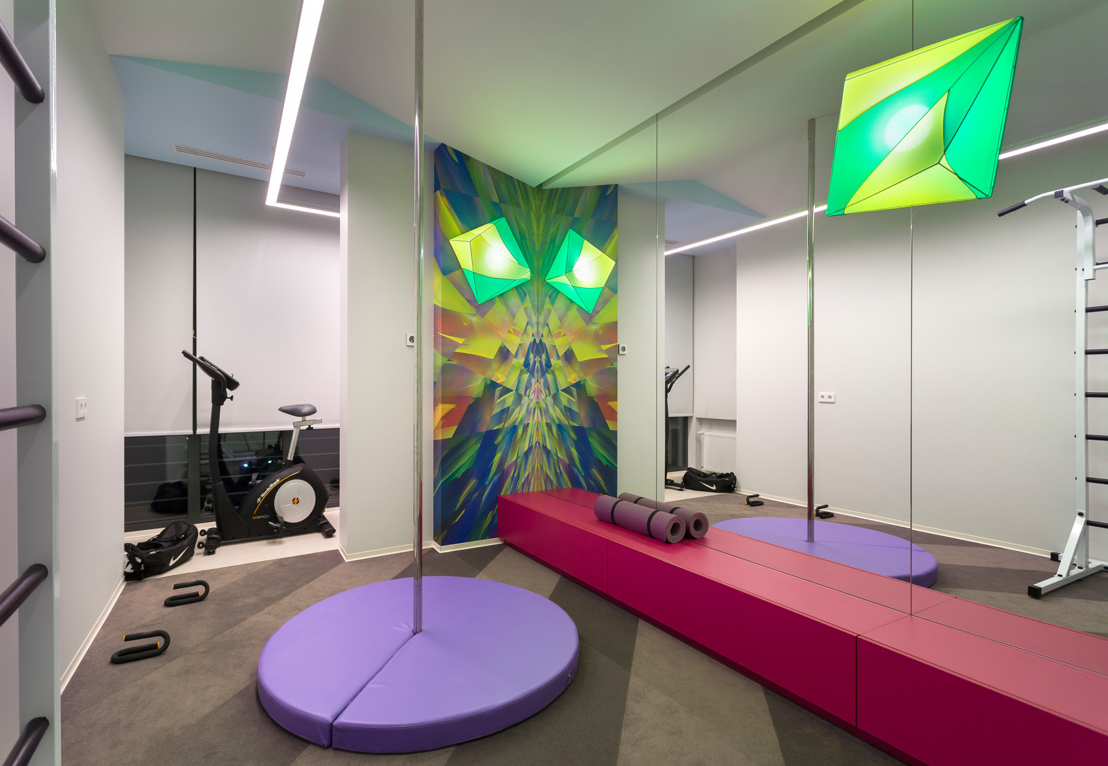 On the verge of illusion