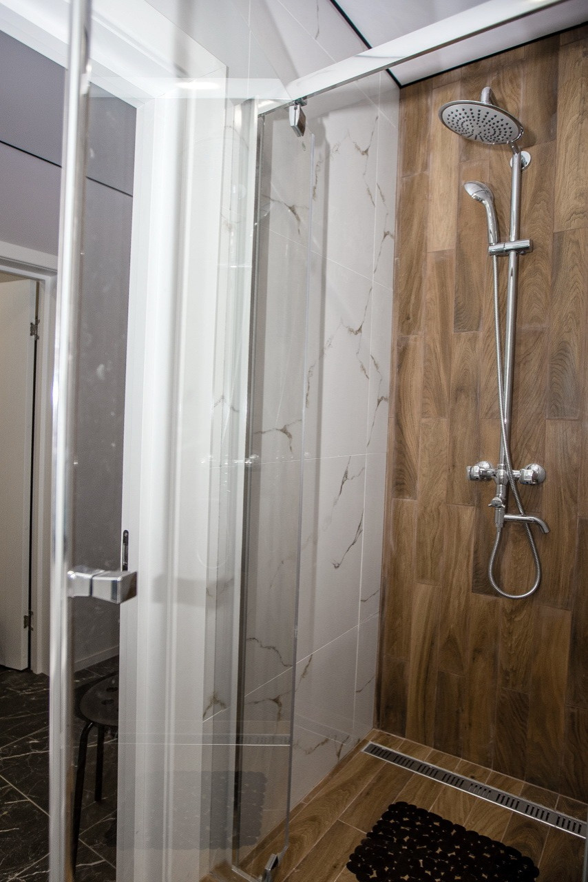 Душевая кабина .Дизайн квартиры в Сочи ул.Фабрициуса