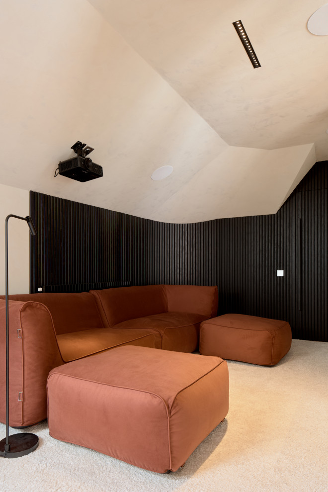 Спальня с прозрачной ванной