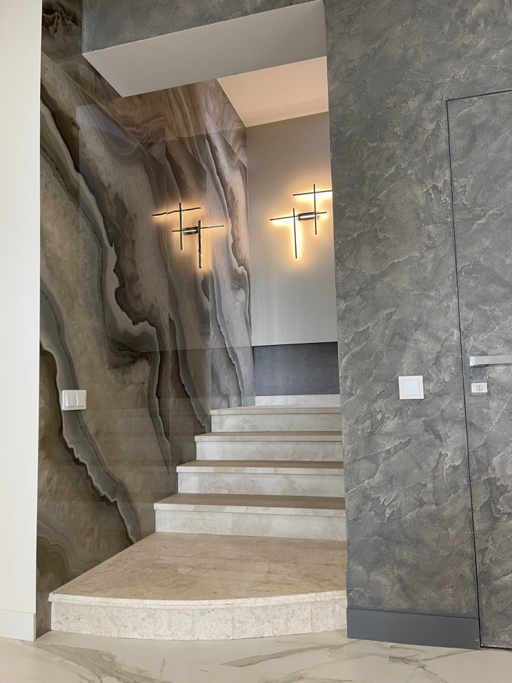 Лестница в жилом доме в г. Геленджике