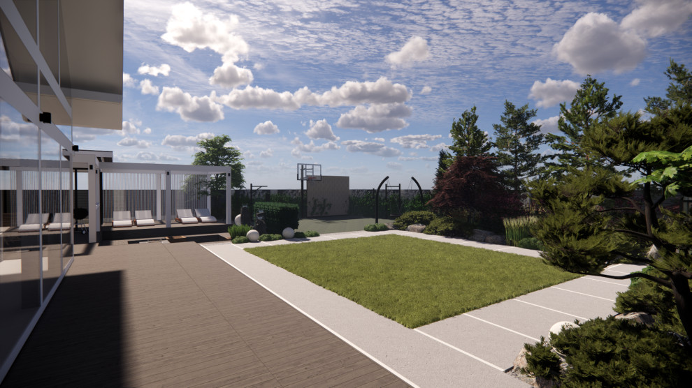 Поляна перед домом