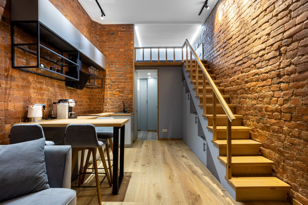 Объект в старом фонде на Таврической улице(г. Санкт-Петербург)