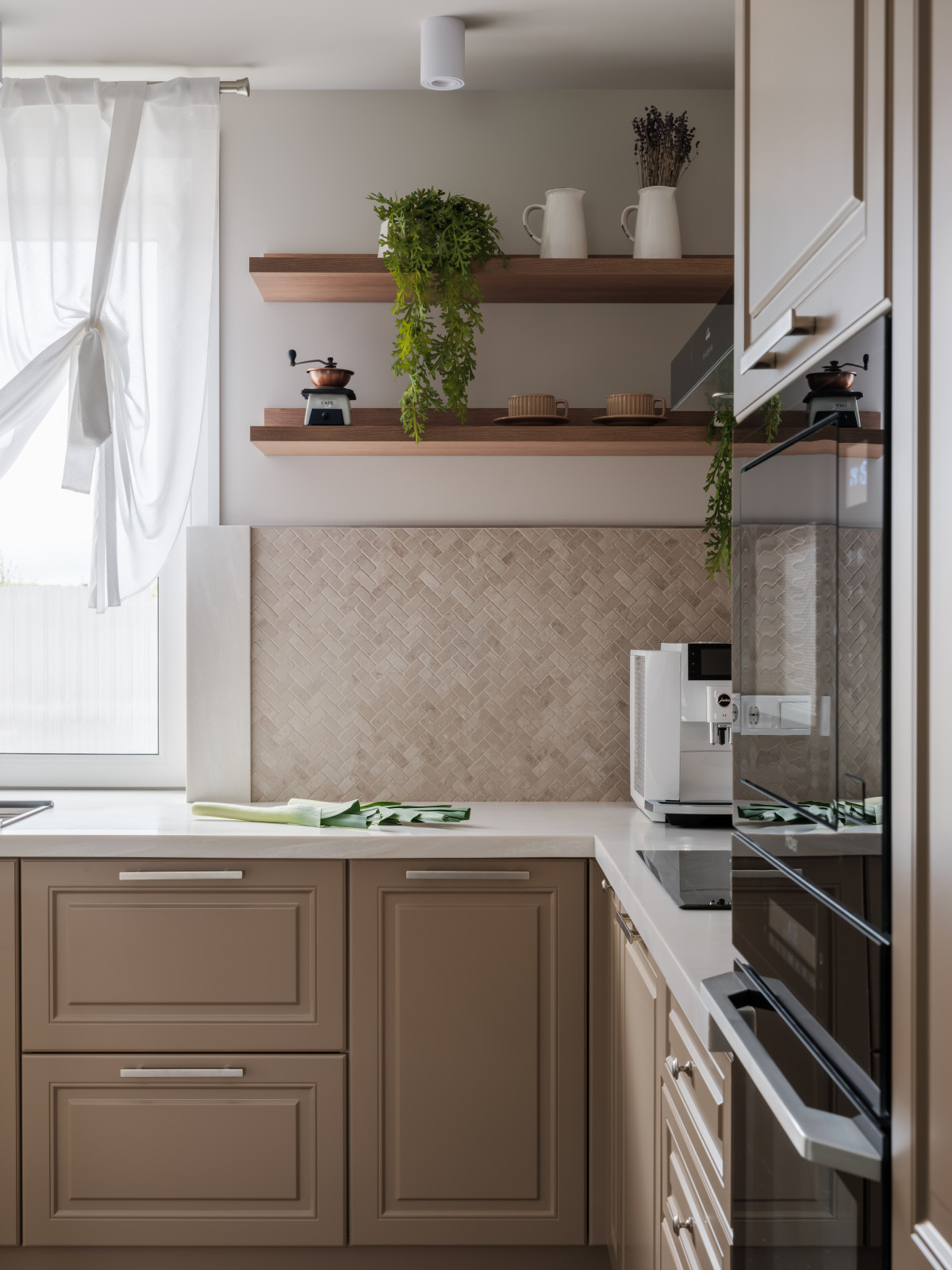 Двухэтажный дом с террасой площадью 170 м²