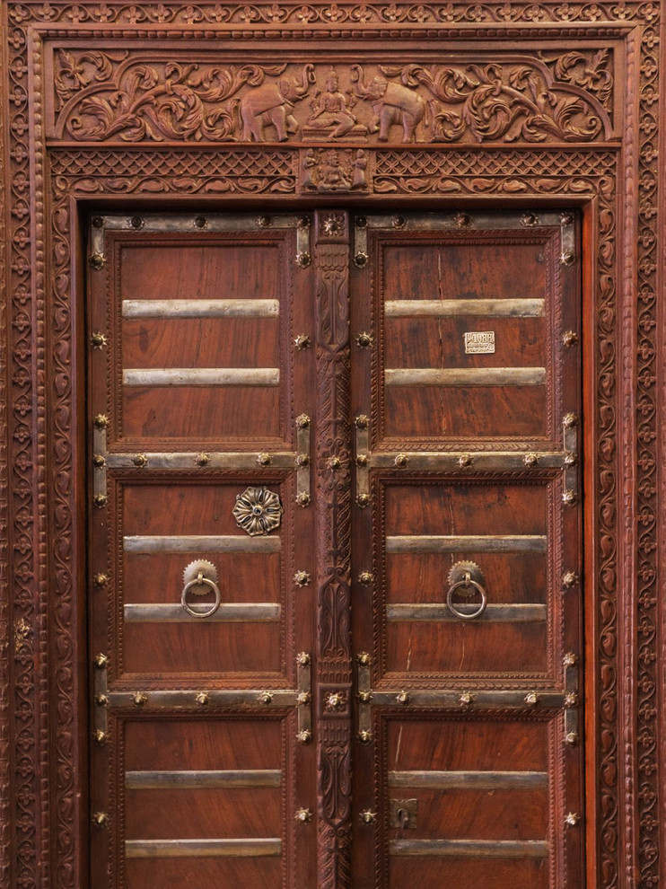 До и после: Квартира на Арбате с воротами из индийского храма