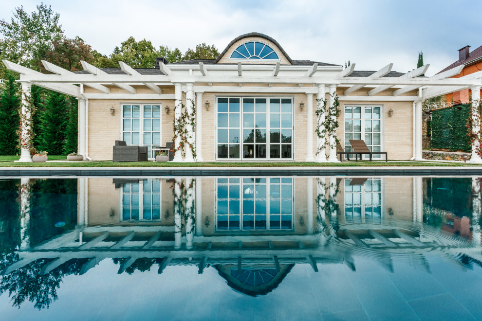 Бассейн переливного типа •Infinity• в Сочи.